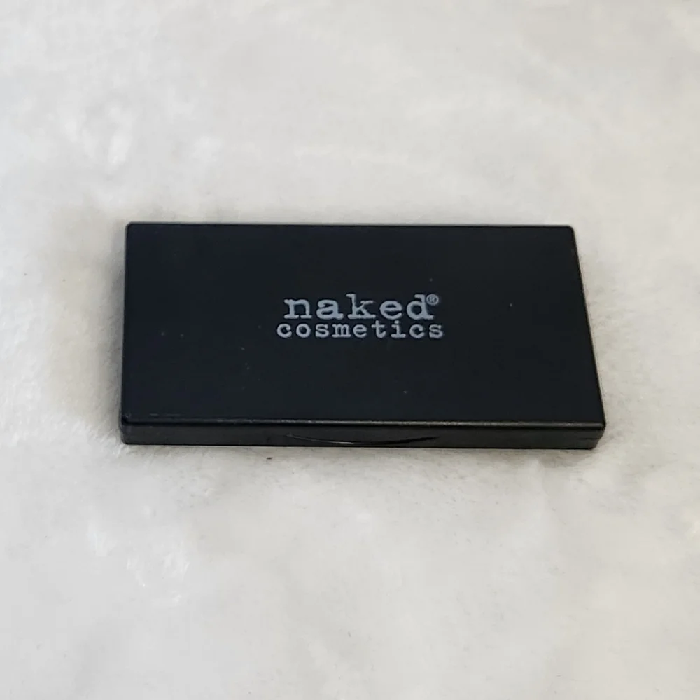 Naked Cosmetics Urban Rustic Pressed Powder Eye Shadow Trio Palette New